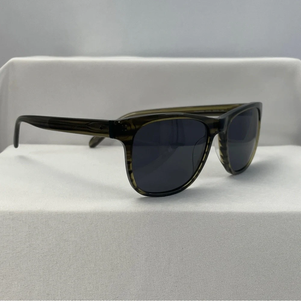 Fossil FOS 2112 Wayfarer Sunglasses – Olive Tortoise Frame with Dark Gray Lenses - Picture 6 of 12